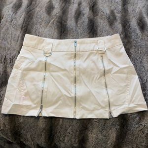 I am Gia low rise white skirt